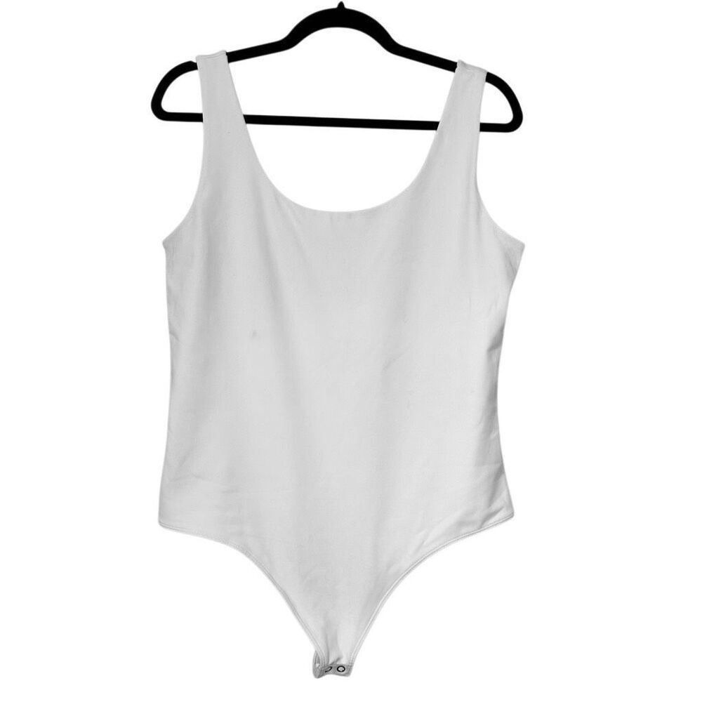 Express Body Contour Scoop-Neck Sleeveless Compression Bodysuit Ivory Large